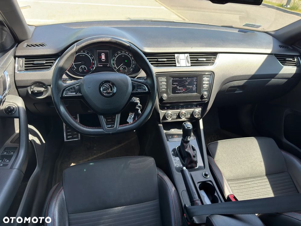 Skoda Octavia 2.0 TDI DSG RS - 20