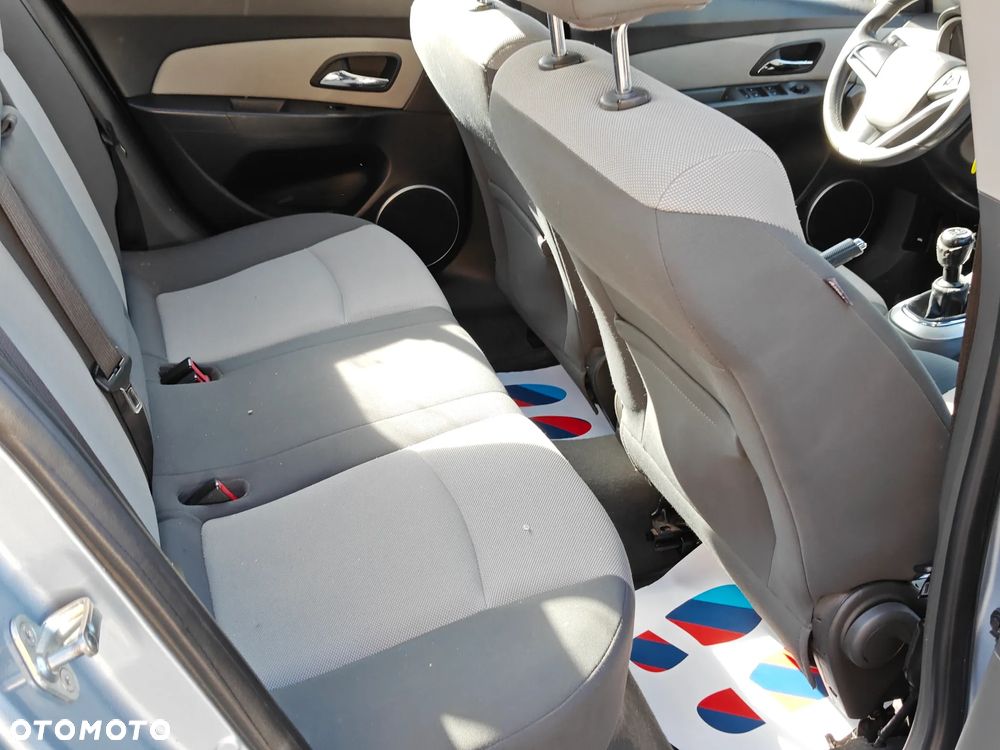 Chevrolet Cruze 2.0 LS - 8