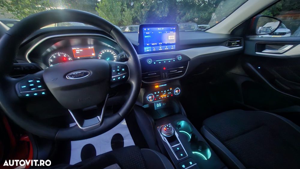 Ford Focus 1.0 EcoBoost MHEV Titanium - 11