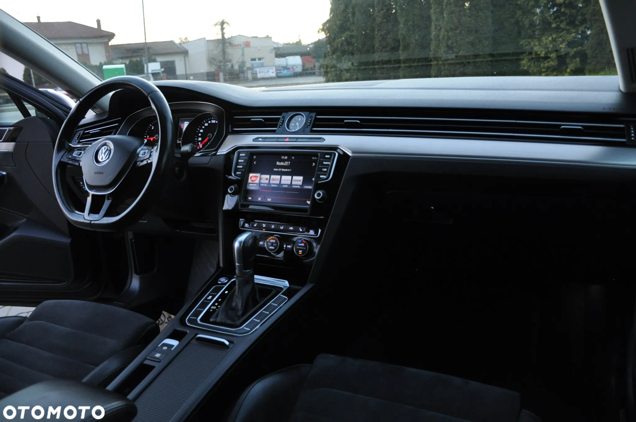 Volkswagen Passat - 28
