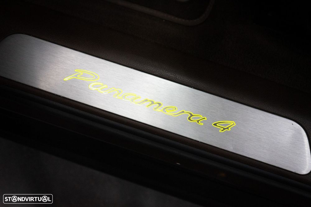 Porsche Panamera Sport Turismo 4 E-Hybrid - 28