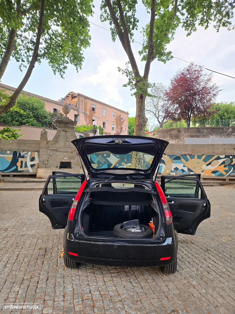 Ford Fiesta 1.25 Trend - 13