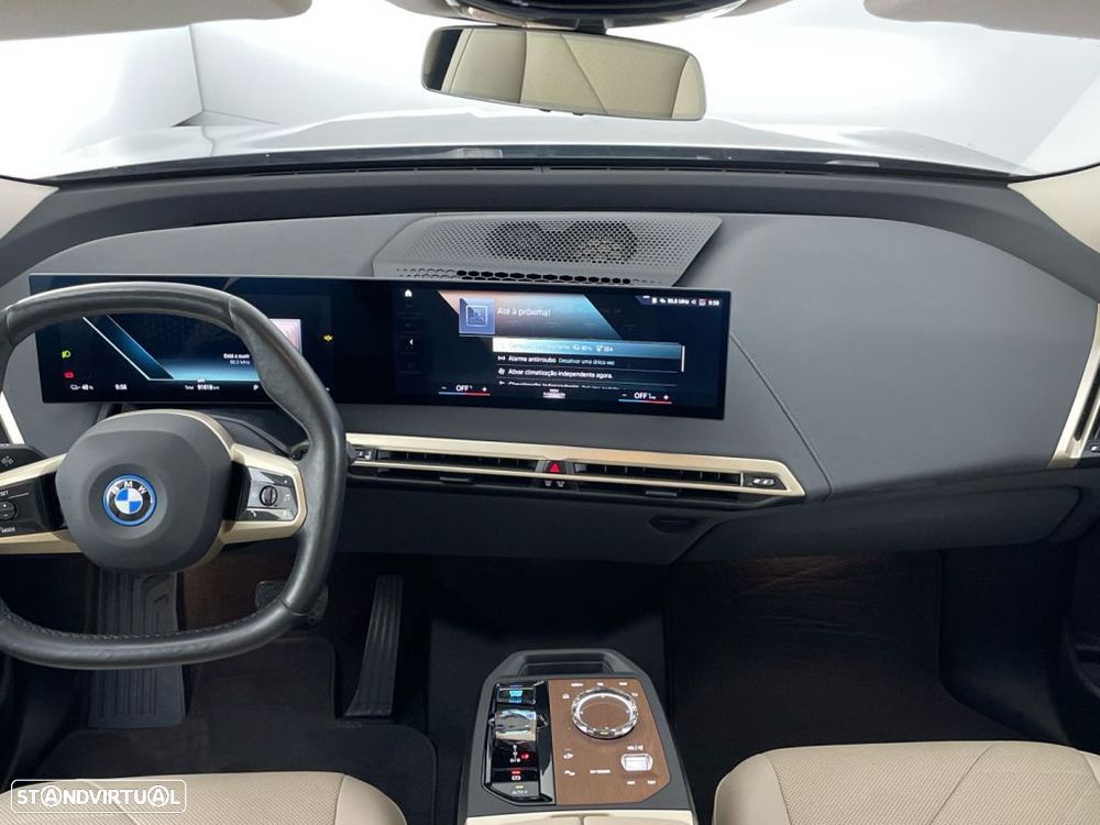 BMW iX xDrive 40 Pack Desportivo - 10