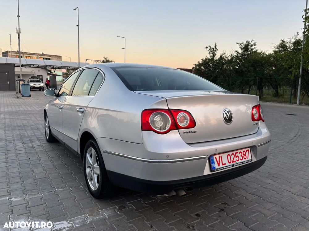 Volkswagen Passat Variant 2.0 TDI DSG Individual - 7