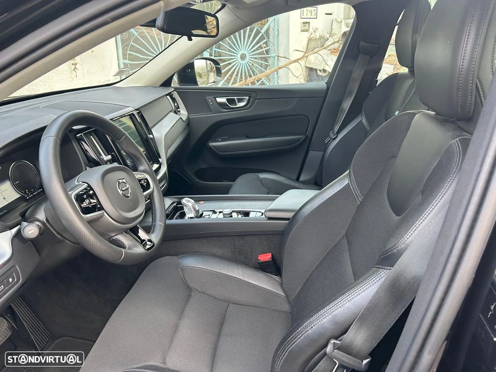 Volvo XC 60 2.0 T8 PHEV R-Design AWD - 10