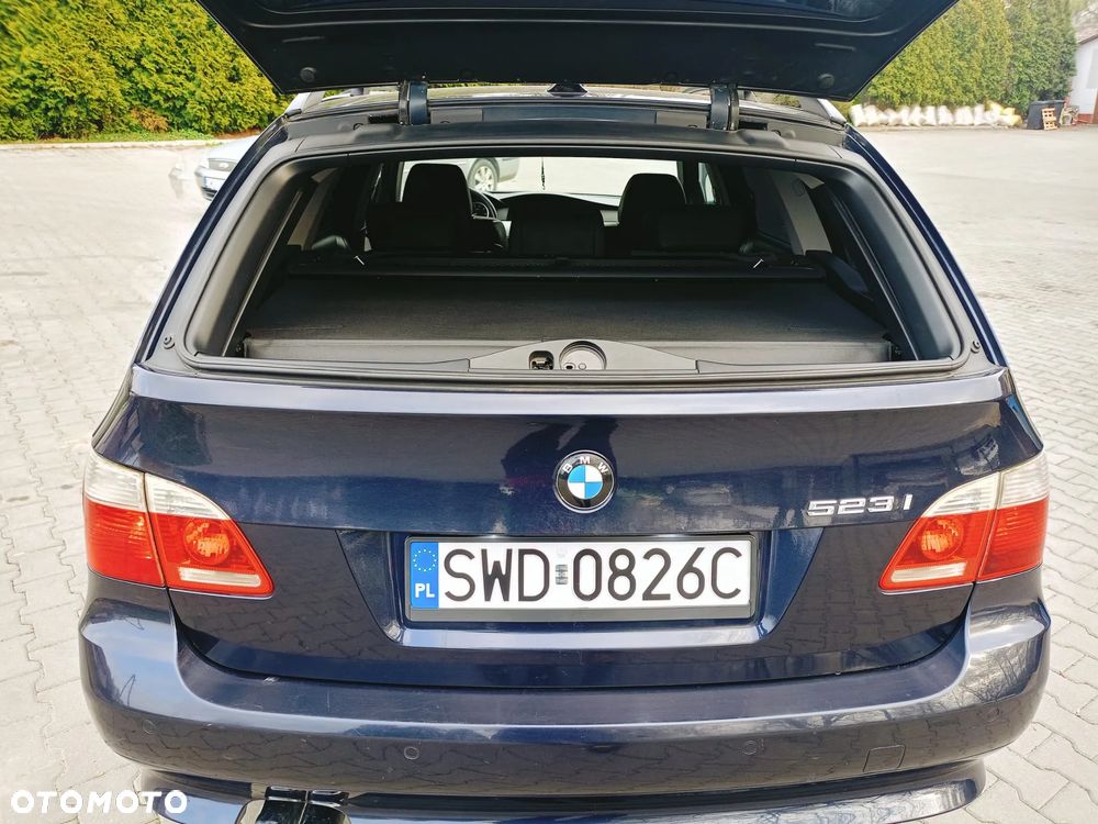 BMW Seria 5 523i - 11
