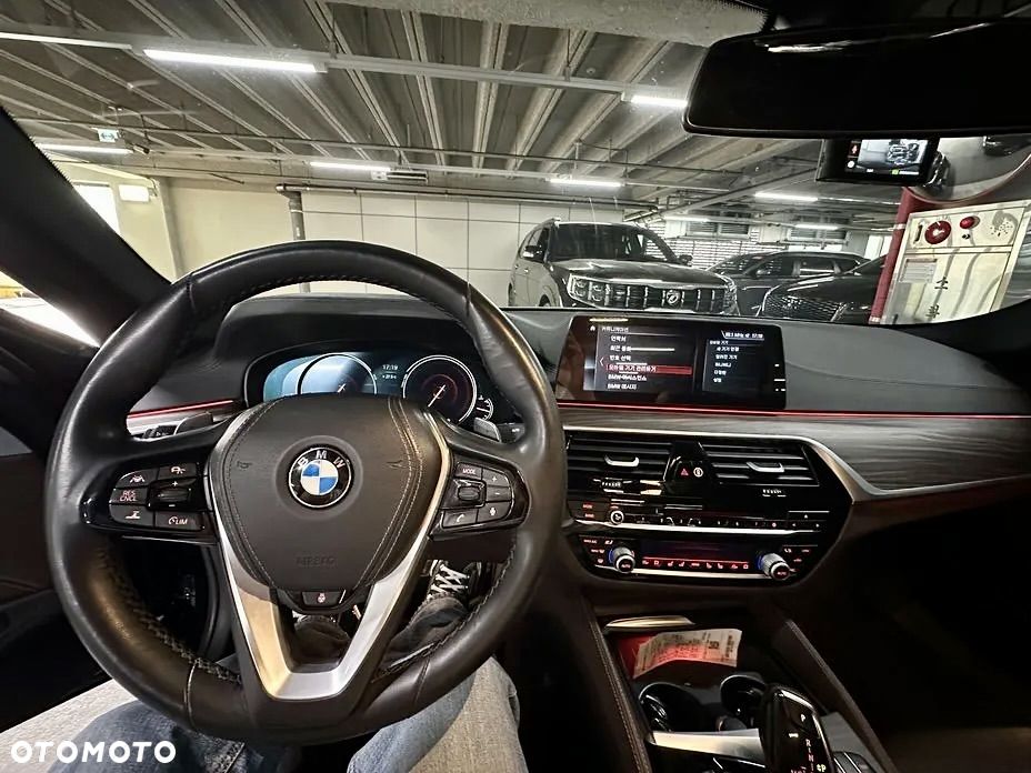 BMW Seria 5 530i xDrive M Sport Edition - 8