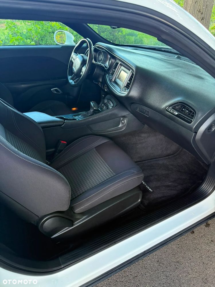 Dodge Challenger Automatik SXT Plus - 3