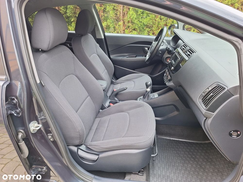 Kia Rio 1.2 Dream Team Edition - 9