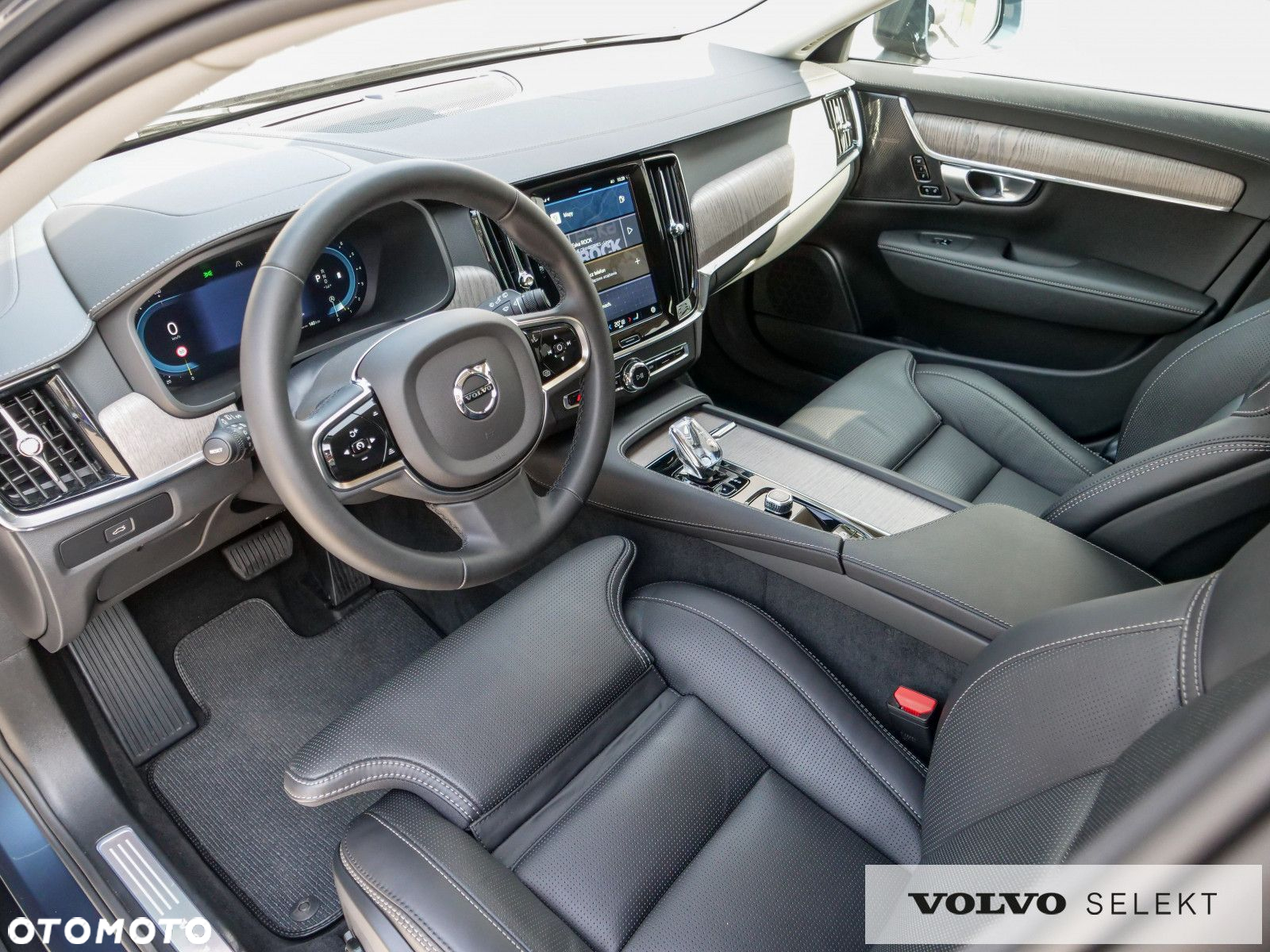 Volvo V90 Cross Country - 17