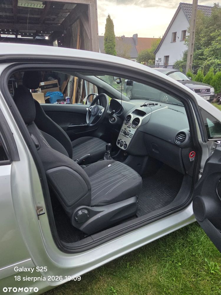 Opel Corsa 1.2 16V Silverline - 8