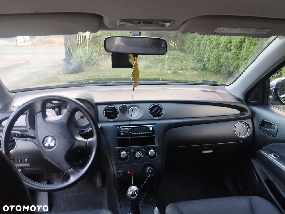 Mitsubishi Outlander 2.0 Comfort - 11