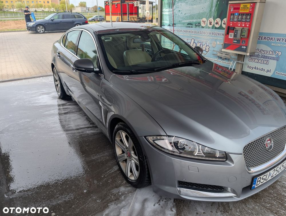Jaguar XF - 3