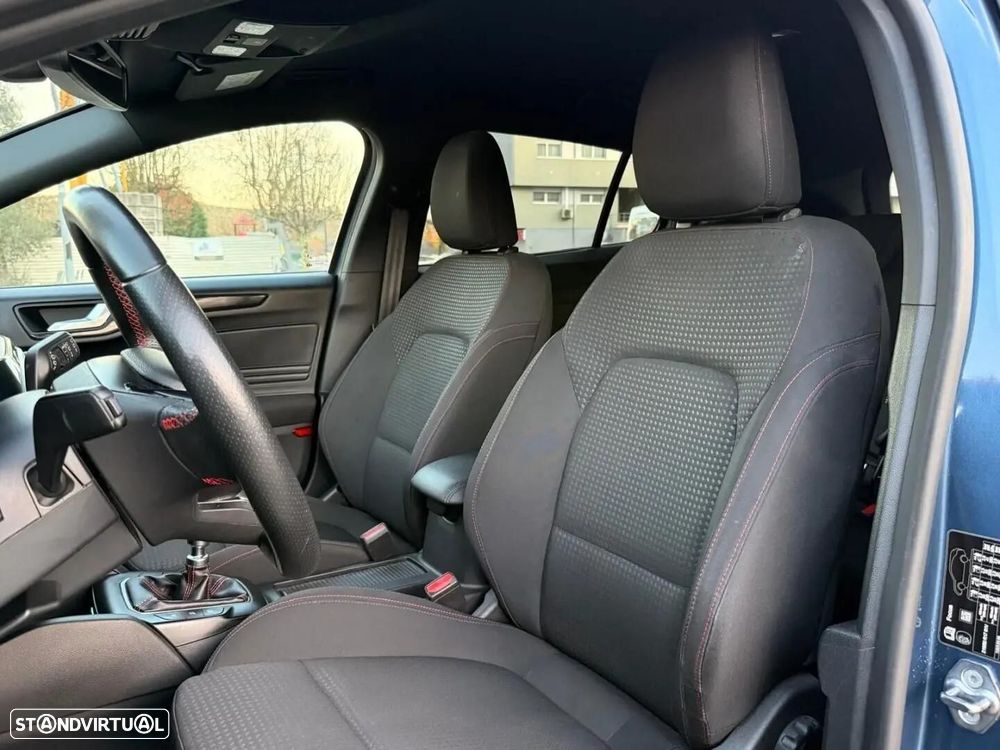 Ford Focus SW - 32