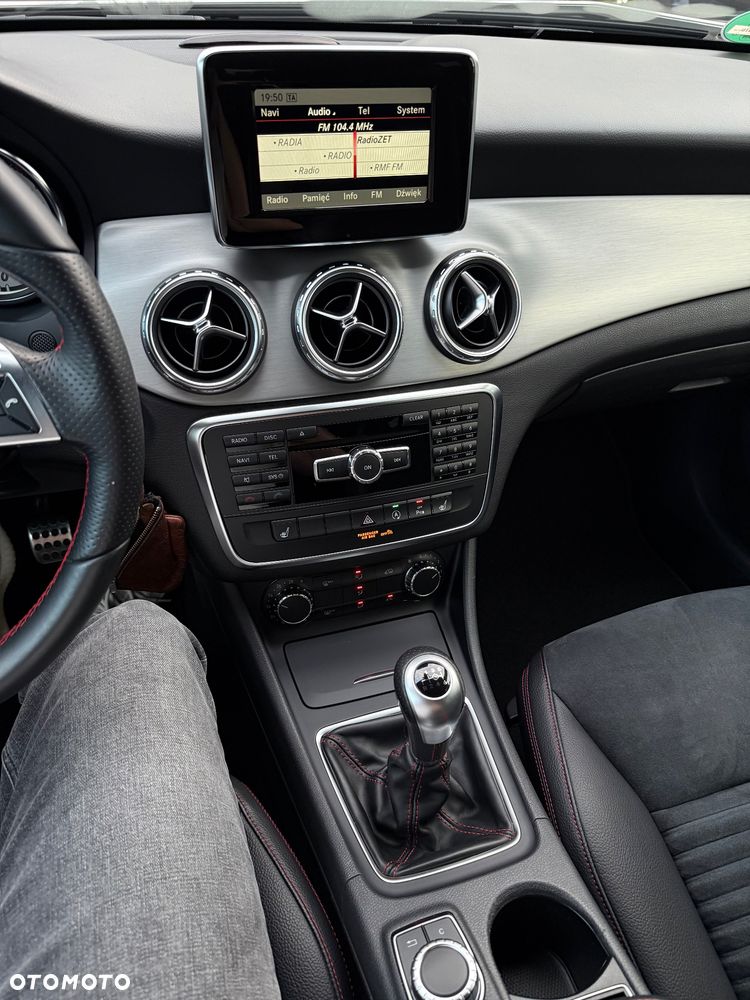 Mercedes-Benz GLA 200 AMG Line - 23