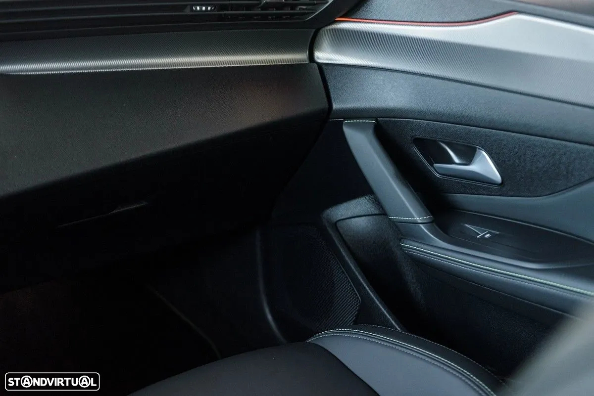 Peugeot 308 1.2 PureTech GT Pack EAT8 - 26