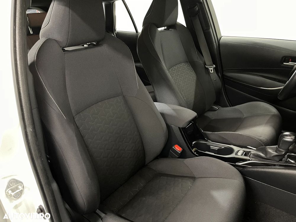 Toyota Corolla 1.8 Hybrid Business Edition - 9