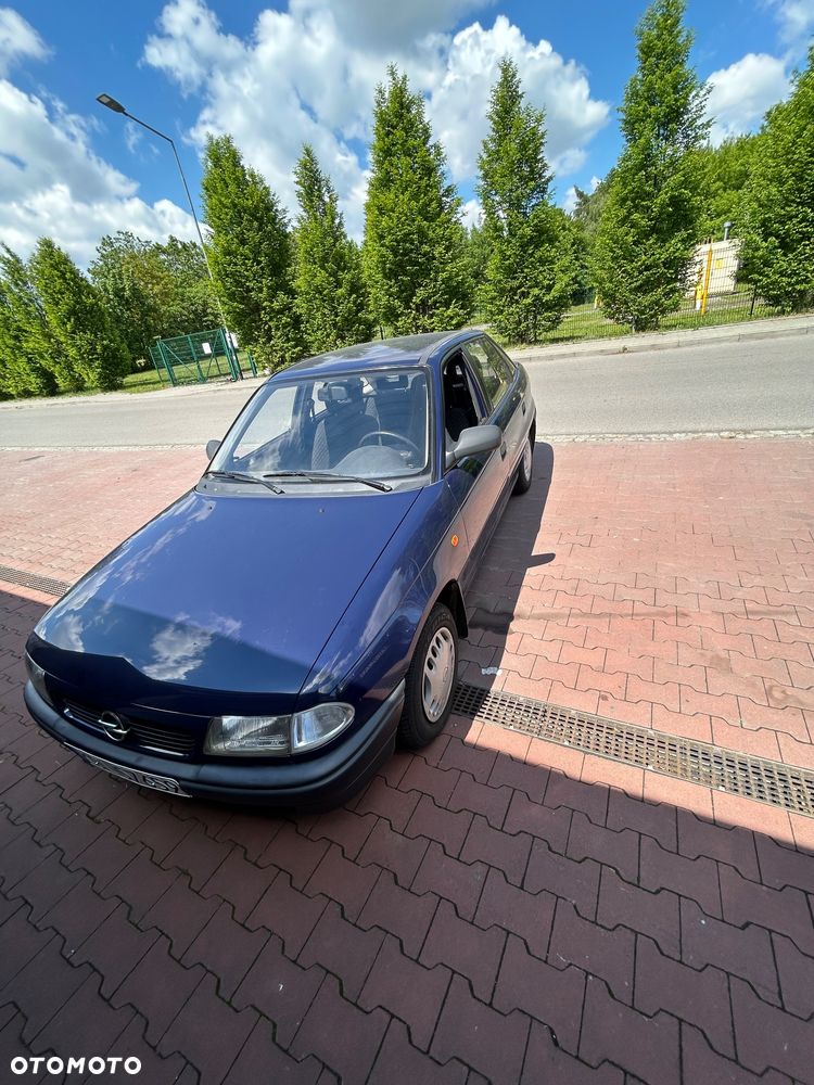 Opel Astra 1.4 Base - 9