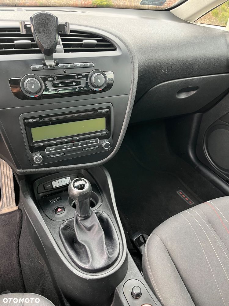 Seat Leon 1.6 TDI DPF Ecomotive Style - 4