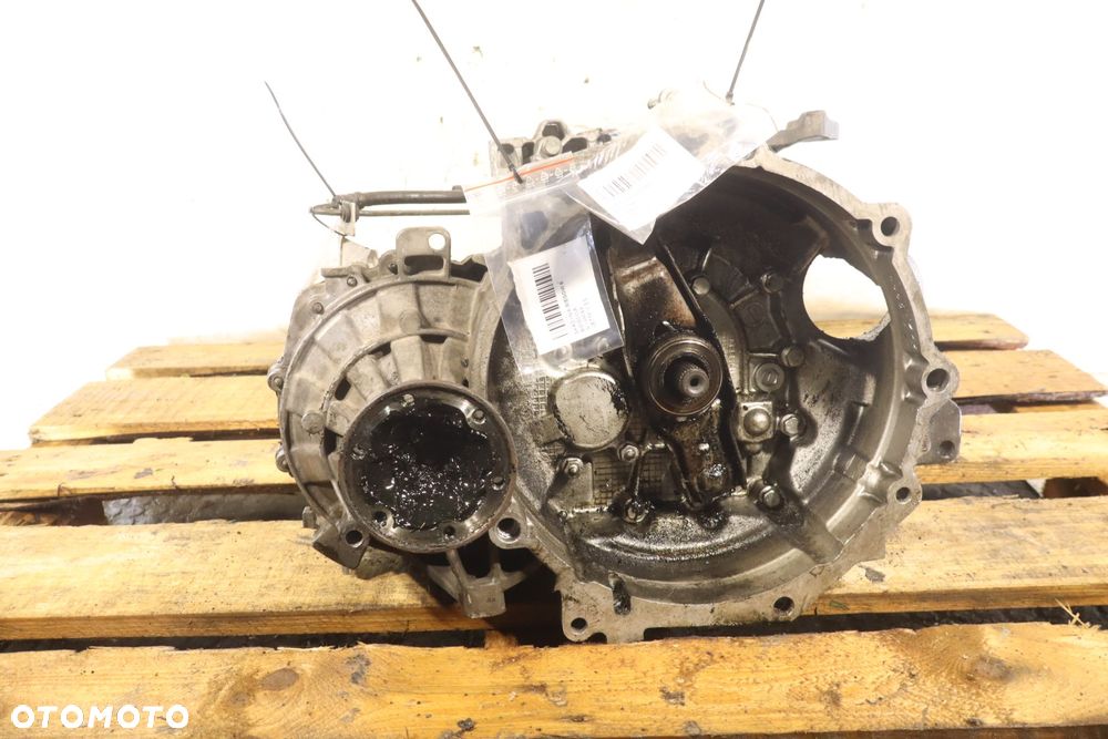SKRZYNIA BIEGÓW 6 BIEGOWA VOLKSWAGEN JETTA V 2.0 GXV - 1