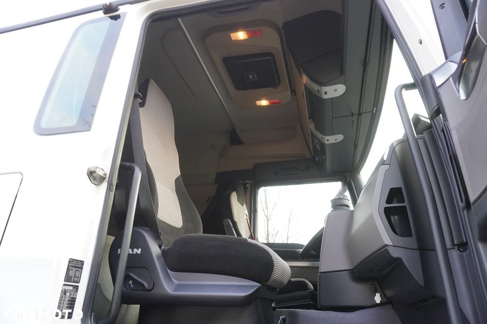 MAN TGS 35.420 8×2 / Rama 6,4 m / 3 osie skrętne / 2 sztuki - 29