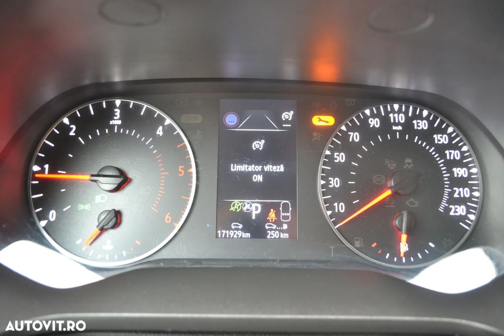 Renault Captur BLUE dCi 115 EDC BUSINESS EDITION - 19