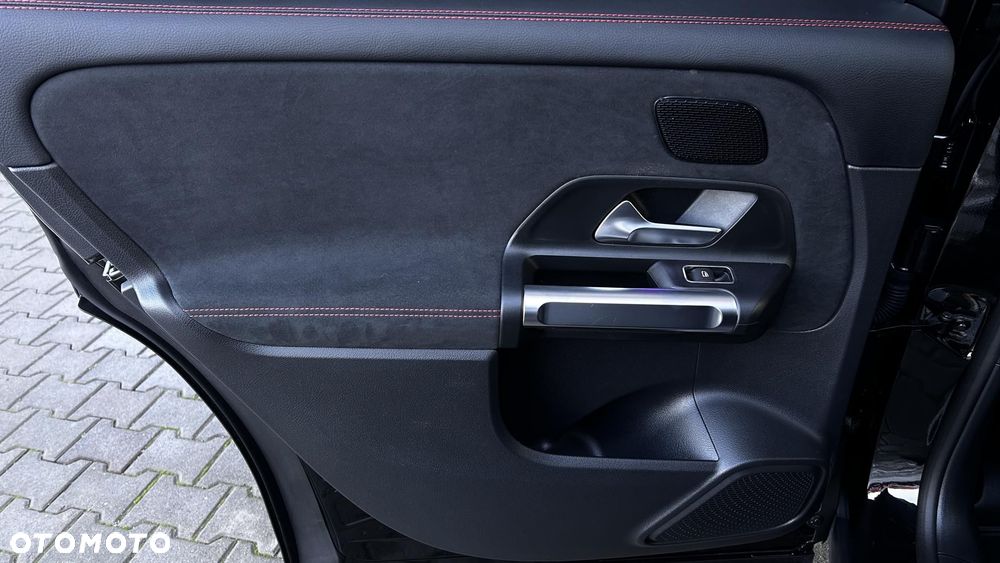 Mercedes-Benz GLB - 20