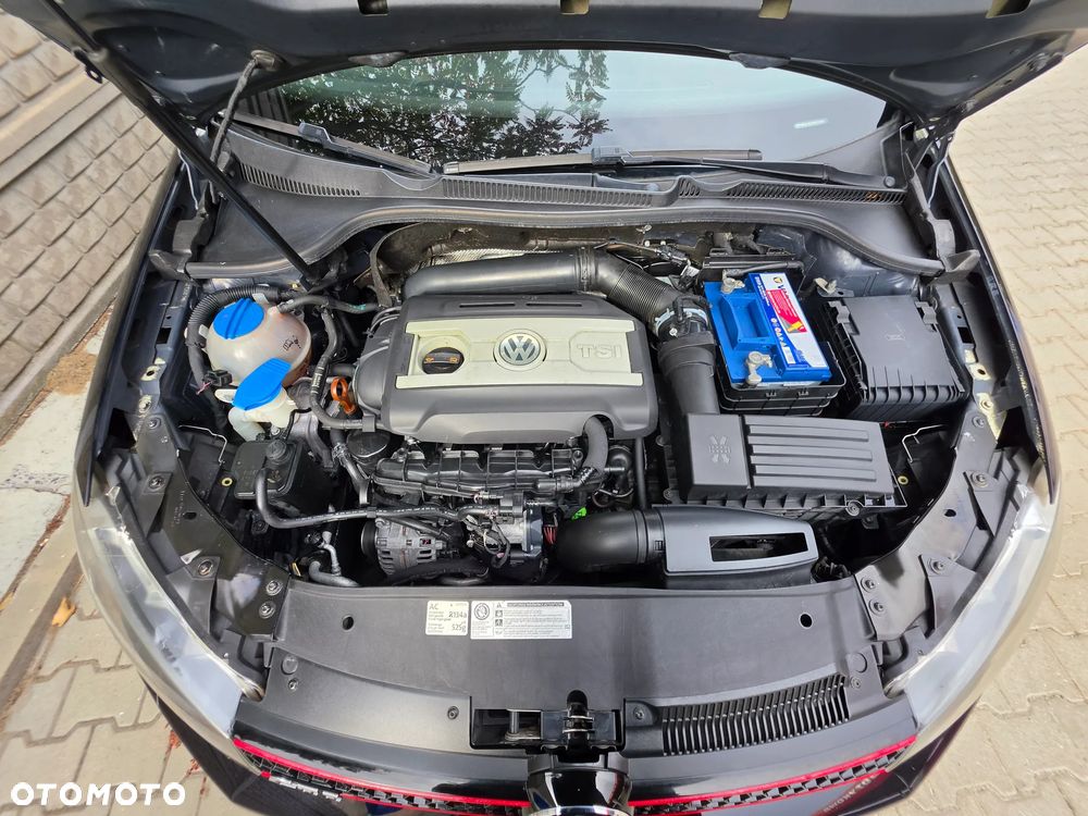Volkswagen Golf - 32