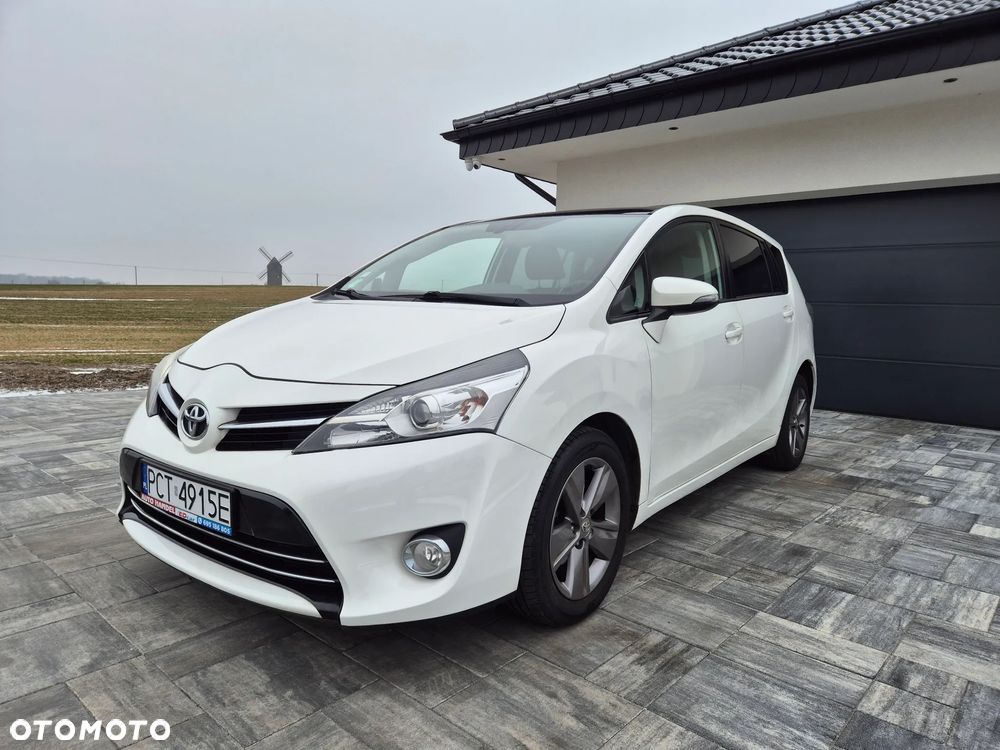 Toyota Verso 1.6 D-4D Premium - 3