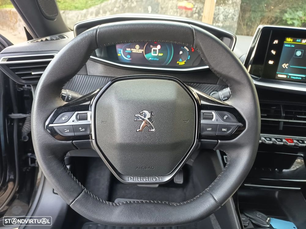 Peugeot e-2008 Allure Pack - 11