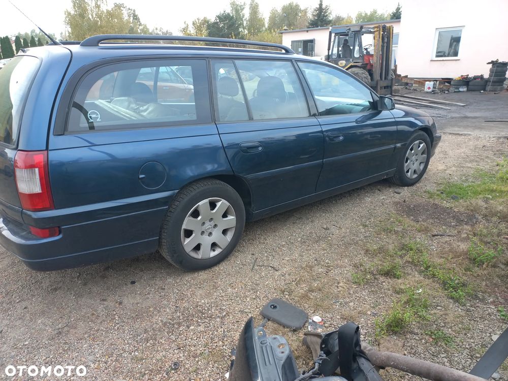 Opel Omega B lift 2.2 benzyna kombi Z20H wszystkie części - 2
