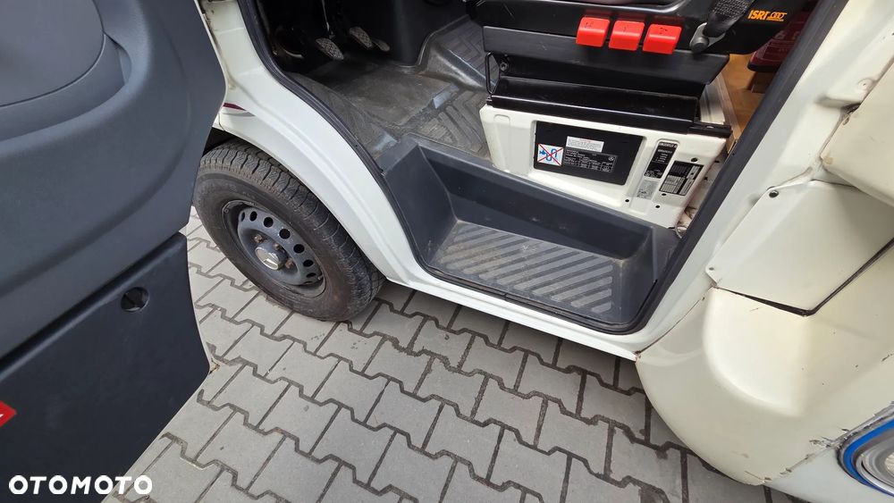 Mercedes-Benz Sprinter LMC - 11