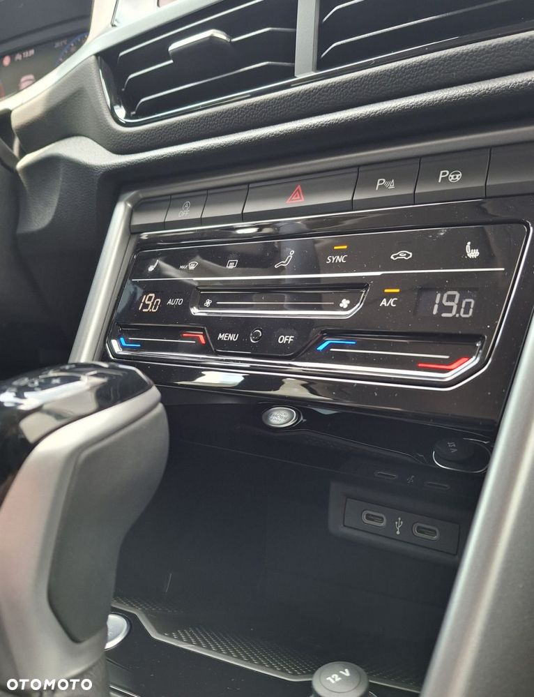 Volkswagen T-Roc 1.5 TSI Style DSG - 21