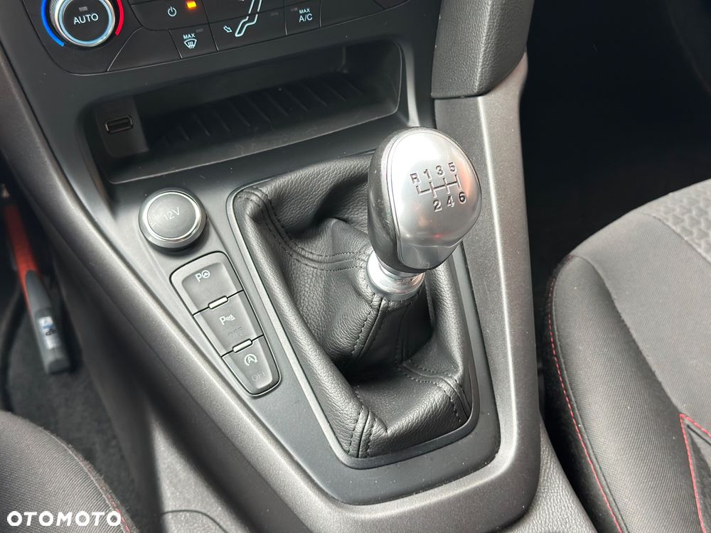 Ford Focus 1.5 EcoBoost STart-Stopp-System ST-LINE - 25