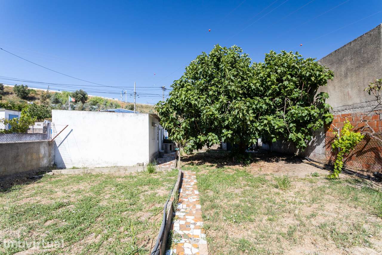 Terreno Urbano com Ótima Localização e Potencial para Construir a Mora - Grande imagem: 4/18