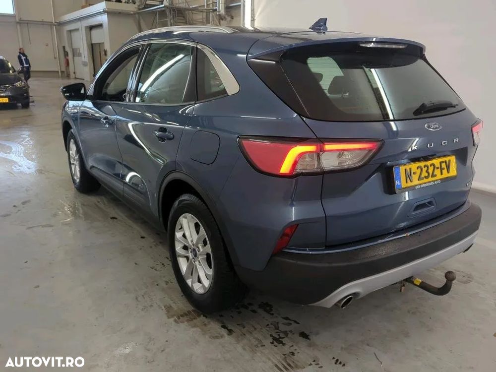 Ford Kuga ver-2-5-duratec-fwd-fhev-titanium - 3