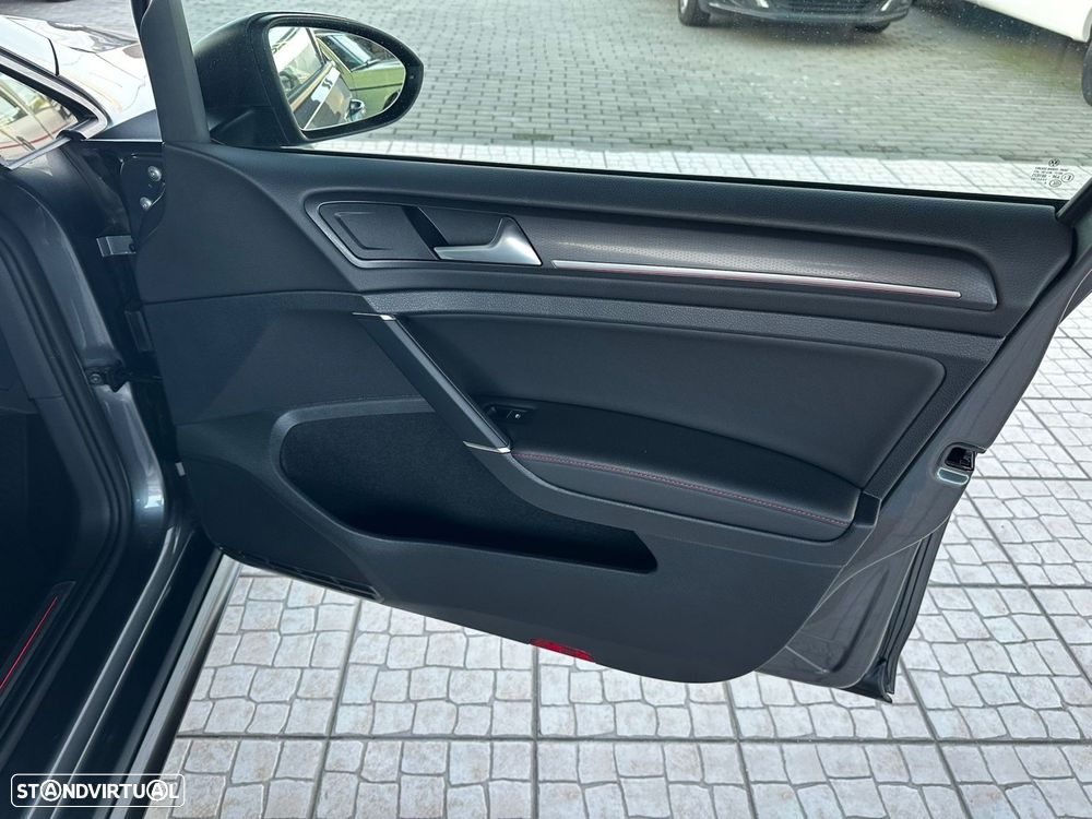 VW Golf 2.0 TSI GTI DSG Performance - 22