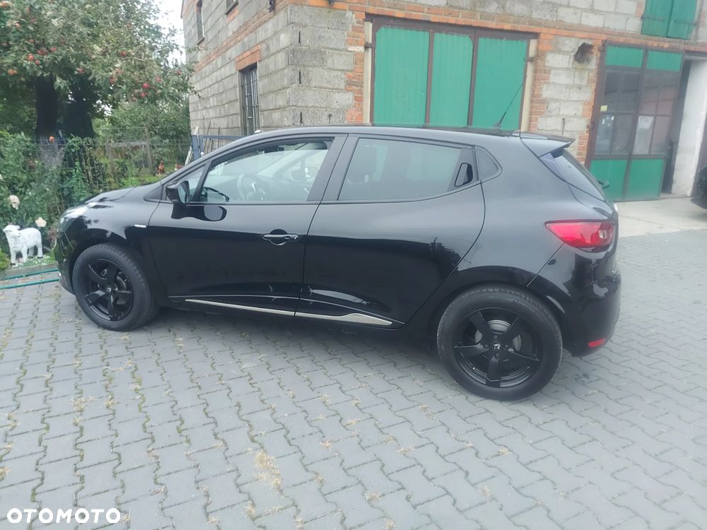 Renault Clio - 23