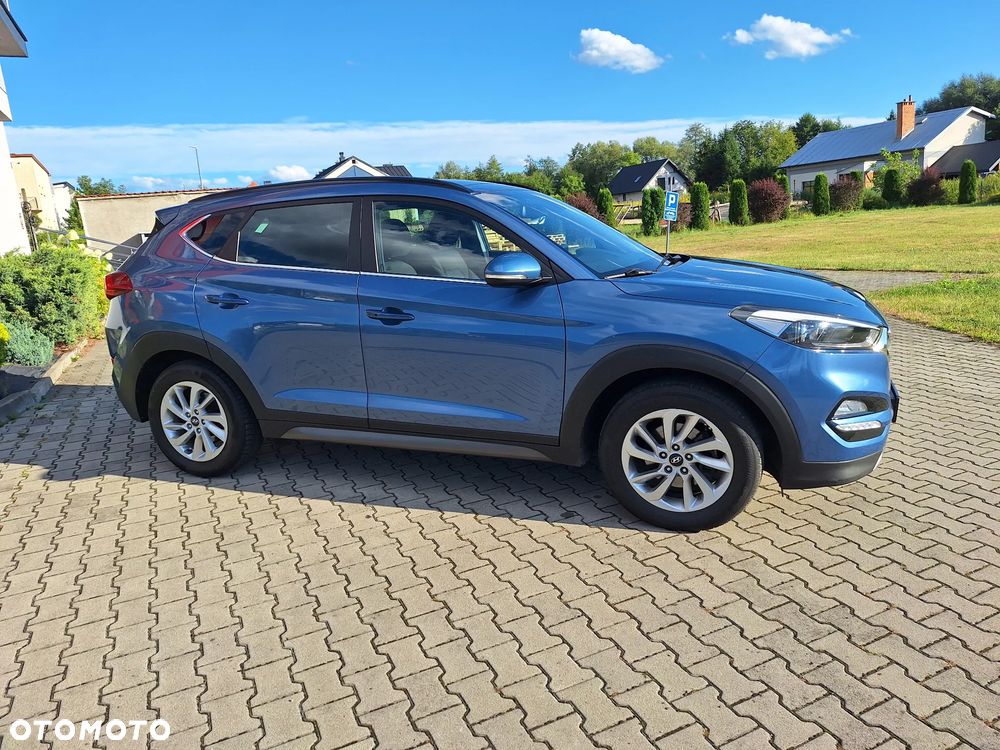 Hyundai Tucson 1.7 CRDI BlueDrive Style 2WD - 10
