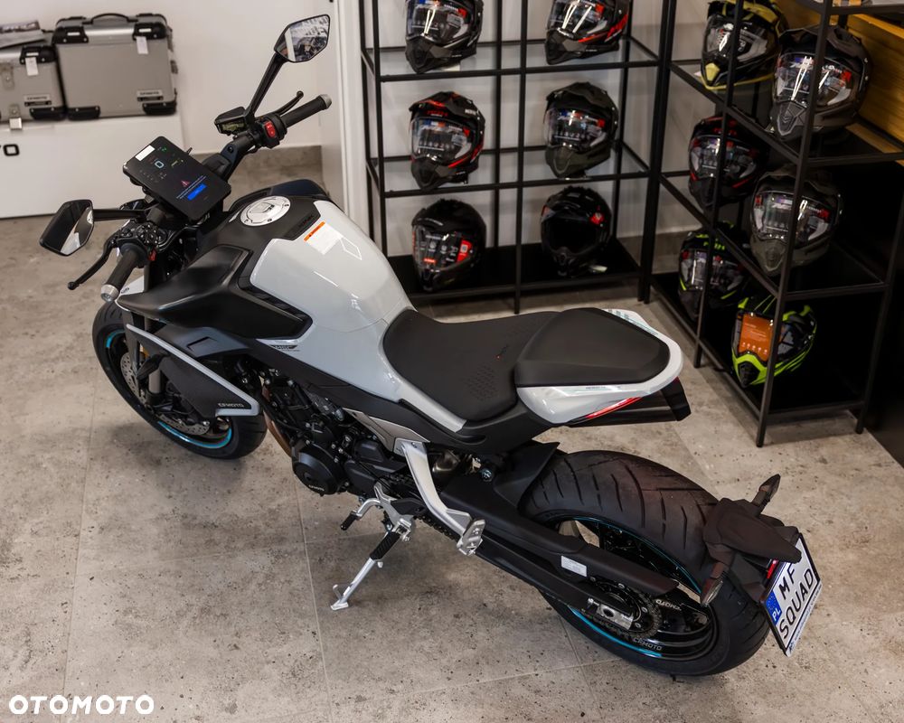 CFMoto 800NK - 25