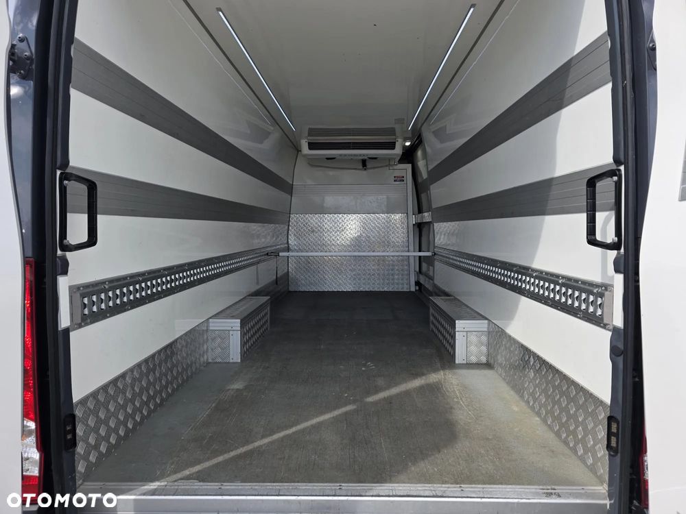 Iveco 35S18V Chłodnia Izoterma Furgon Maxi Izolowany Blaszak Krajowy 3l 180KM Ledy Nawigacja - 9
