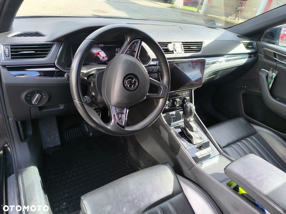 Skoda Superb 2.0 TDI 4x4 L&K DSG - 6