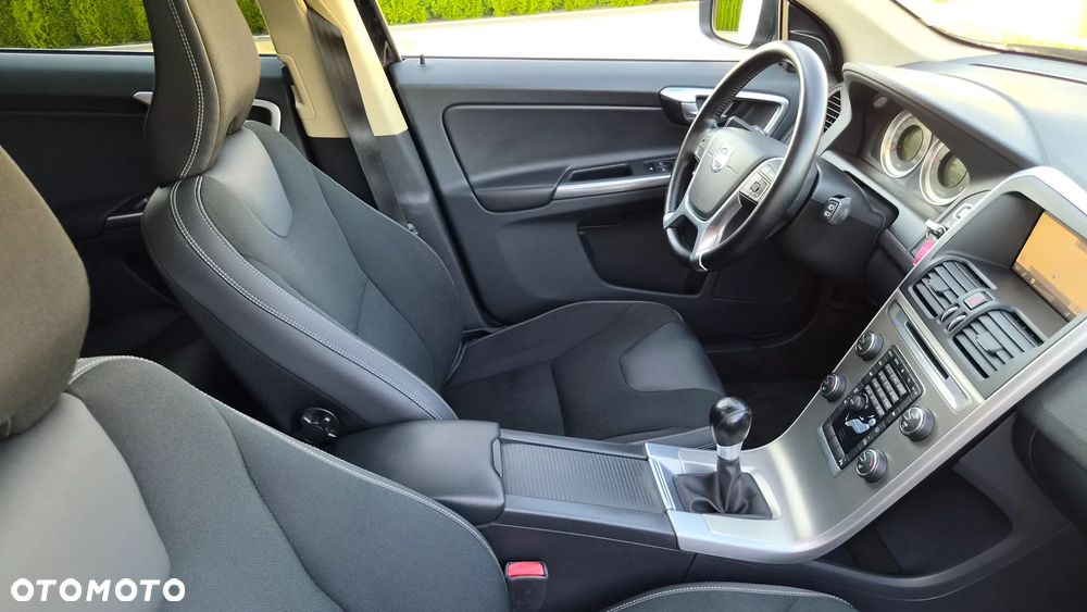 Volvo XC 60 D4 Momentum - 14