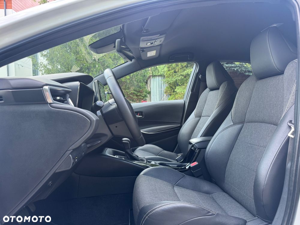 Toyota Corolla 1.8 Hybrid Executive - 11