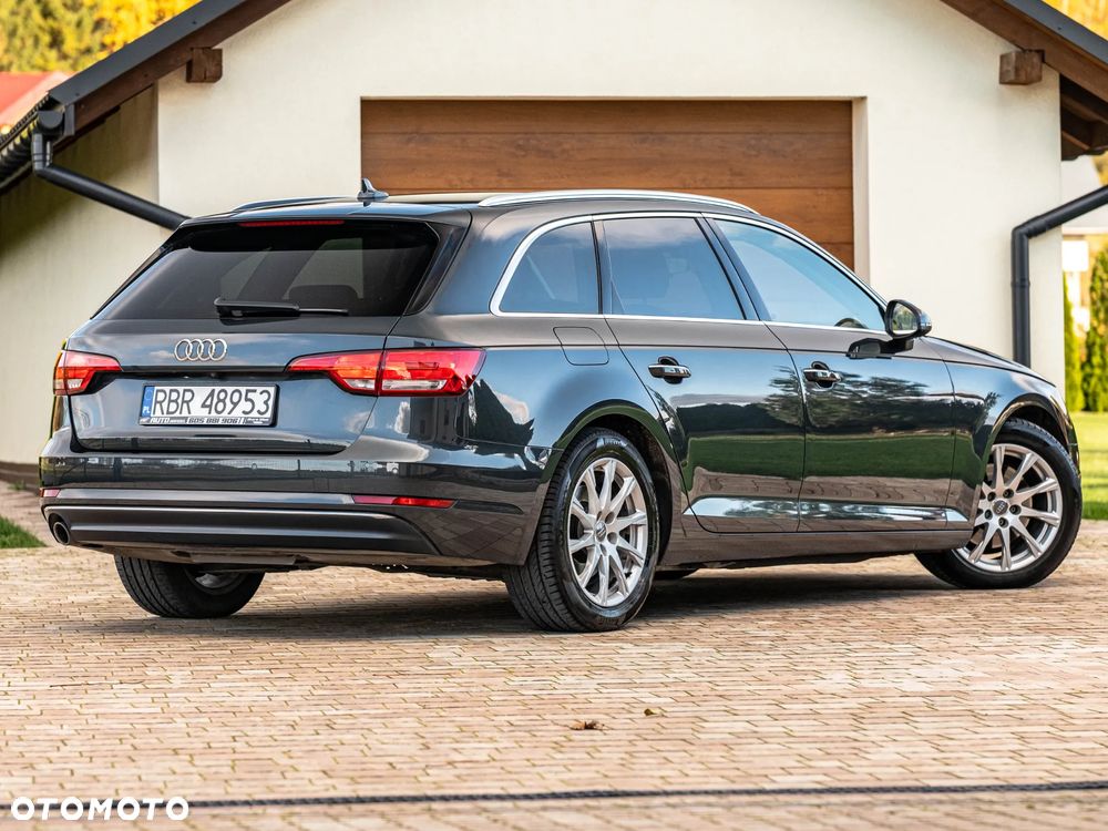 Audi A4 Avant 2.0 TDI Design S tronic - 38