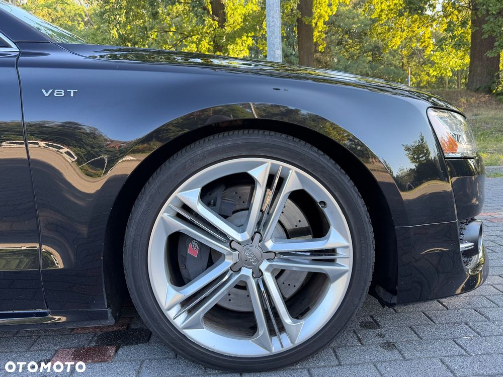 Audi S8 Plus - 24