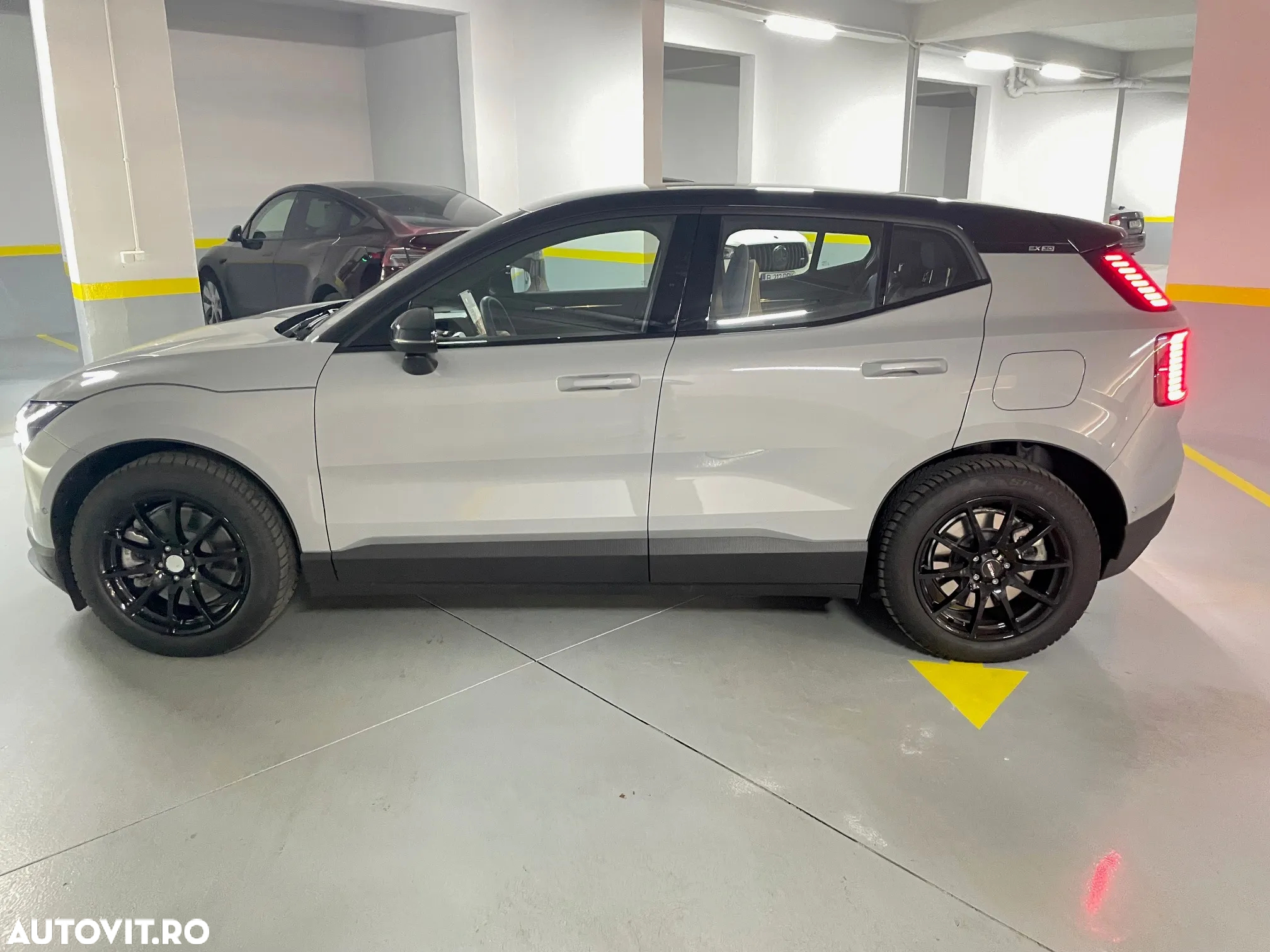 Volvo EX30 Twin Motor Performance AWD Ultra - 11