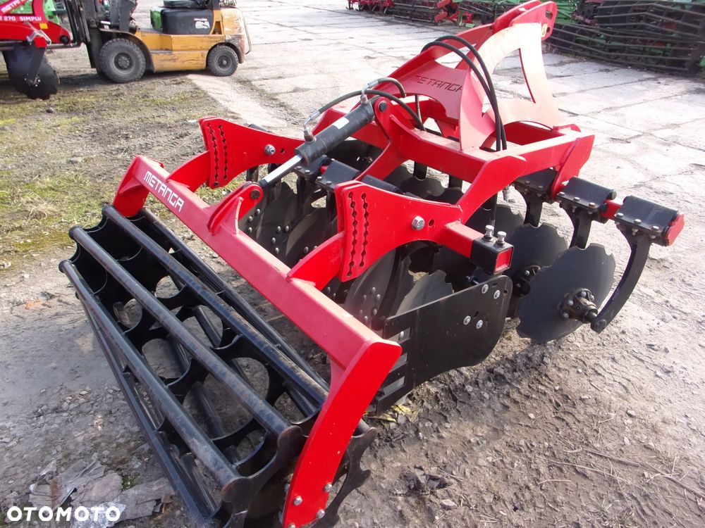 Akpil Brona Talerzowa Ciężka Hydraulicznie Składana BTCH 40 Euro-Masz, Brona talerzowa kompaktowa BT250, BT270, BT300 Metanga, Bomet, Euro-Masz; Brona talerzowa mini-simply BT160, BT180, BT200, BT220 Metanga, Euro-Masz, Brona talerzowa 2-walcowa typu "V", 4-walcowa typu "X" Bomet, Akpil - 30