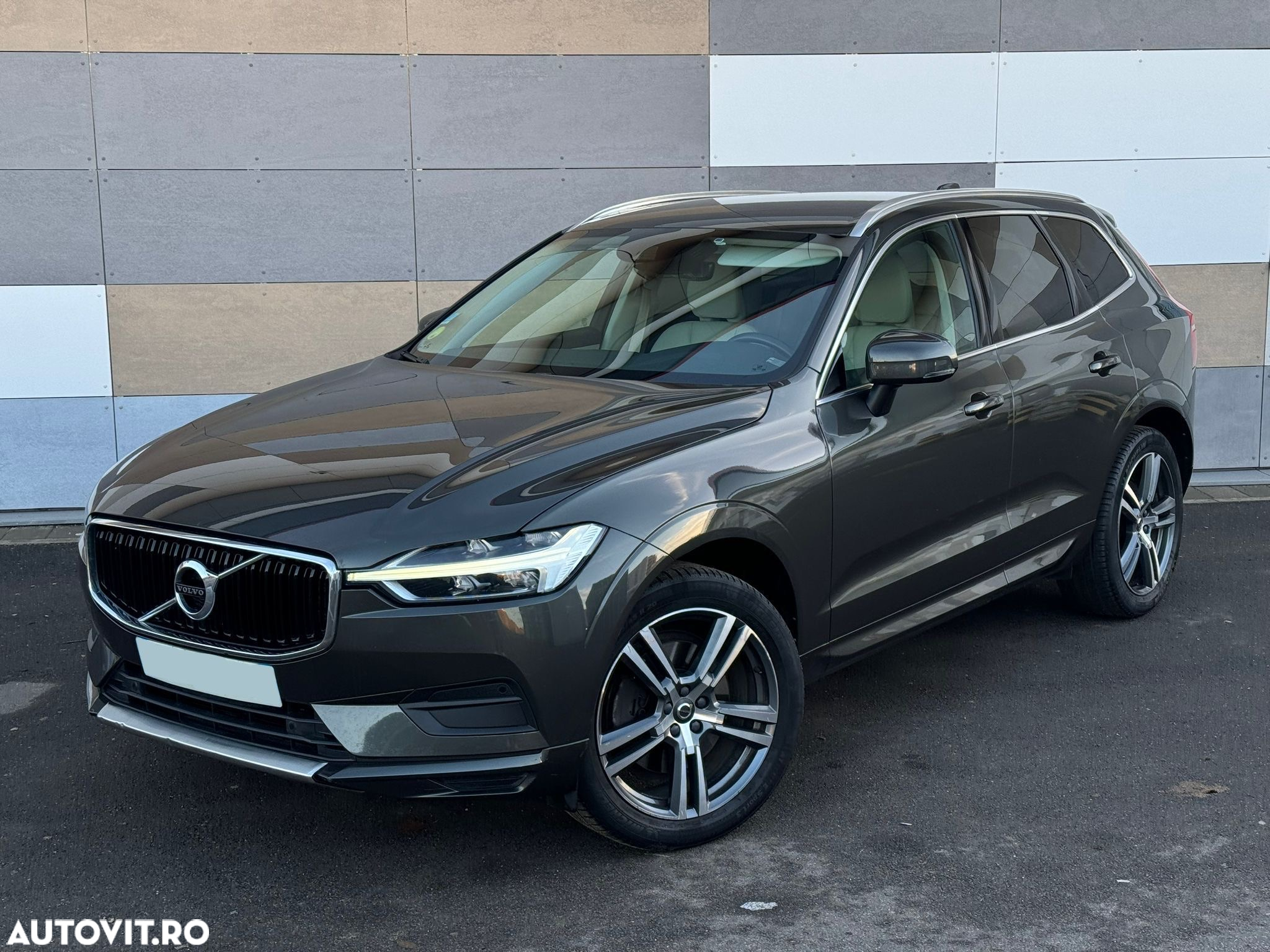Volvo XC 60 B4 D Geartronic Momentum Pro - 5