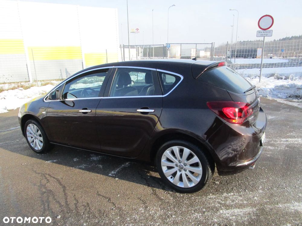 Opel Astra 1.4 T Cosmo - 13